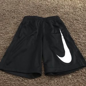 Boys nike shorts size 6